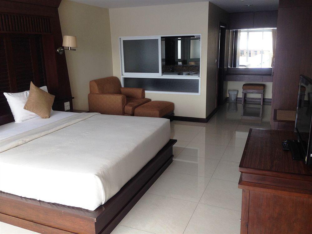 August Suites Pattaya Eksteriør billede