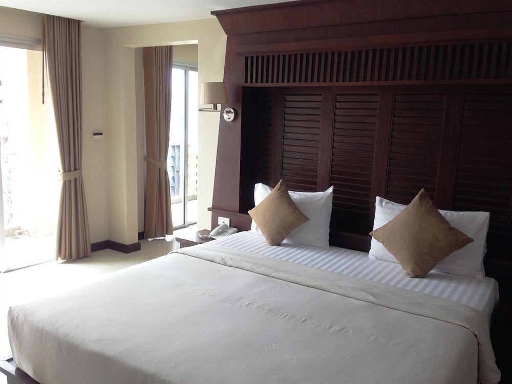 August Suites Pattaya Eksteriør billede