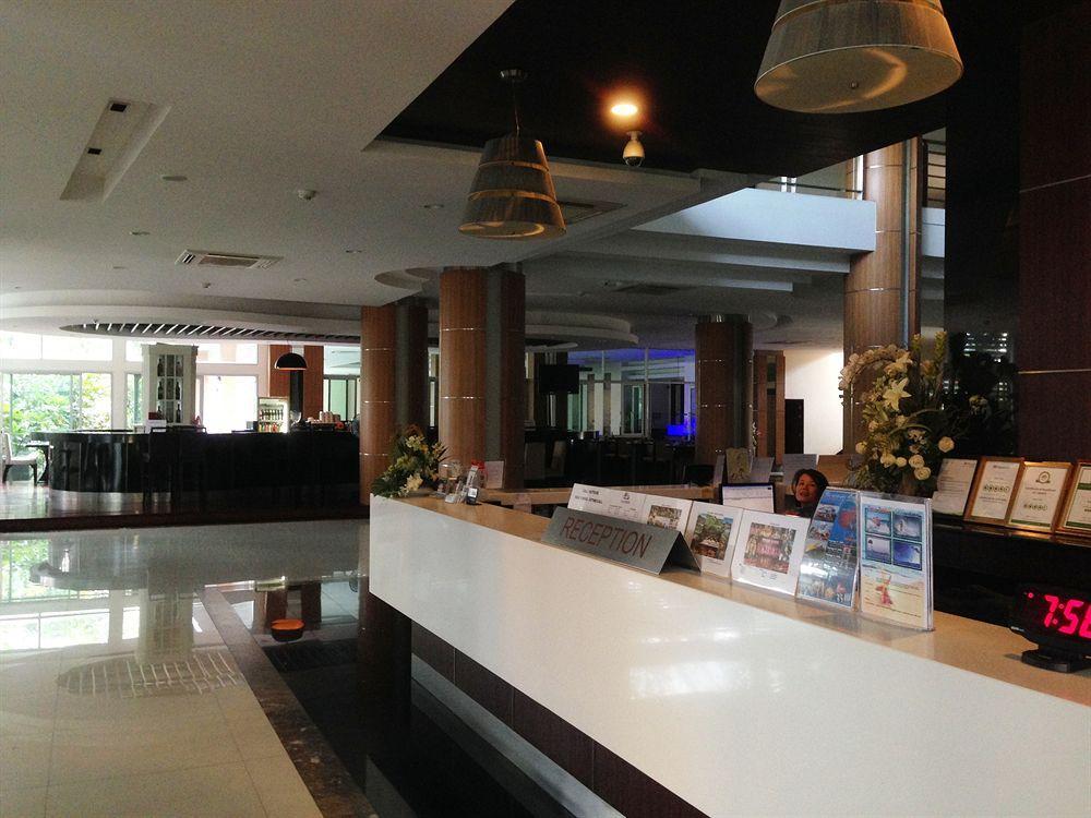 August Suites Pattaya Eksteriør billede