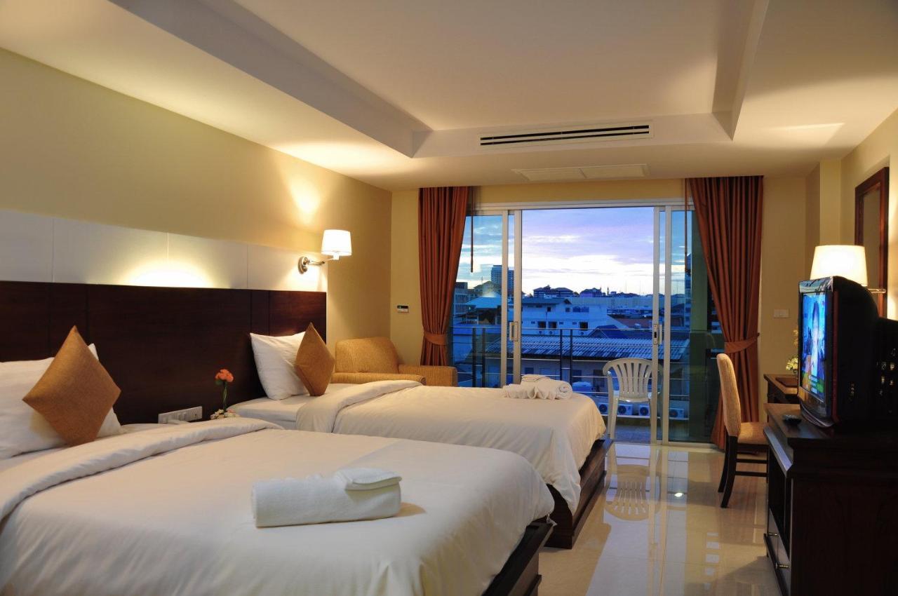 August Suites Pattaya Eksteriør billede